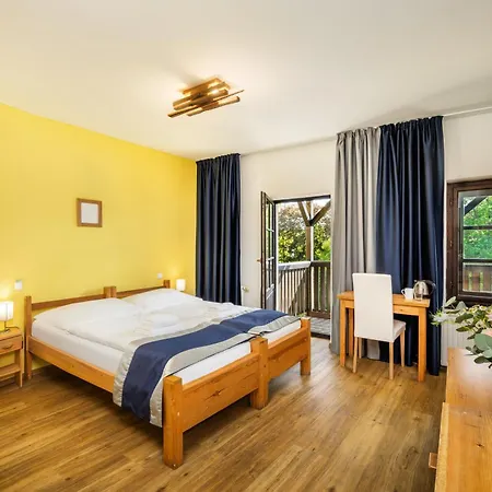 Hotel Garni Myší Díra 3*