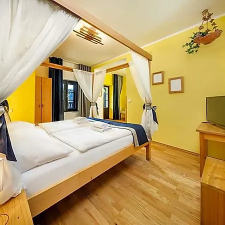 Hotel Garni Myší Díra