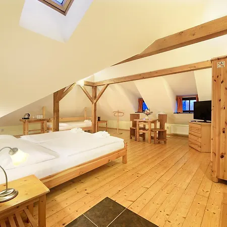 Hotel Garni Myší Díra 3*